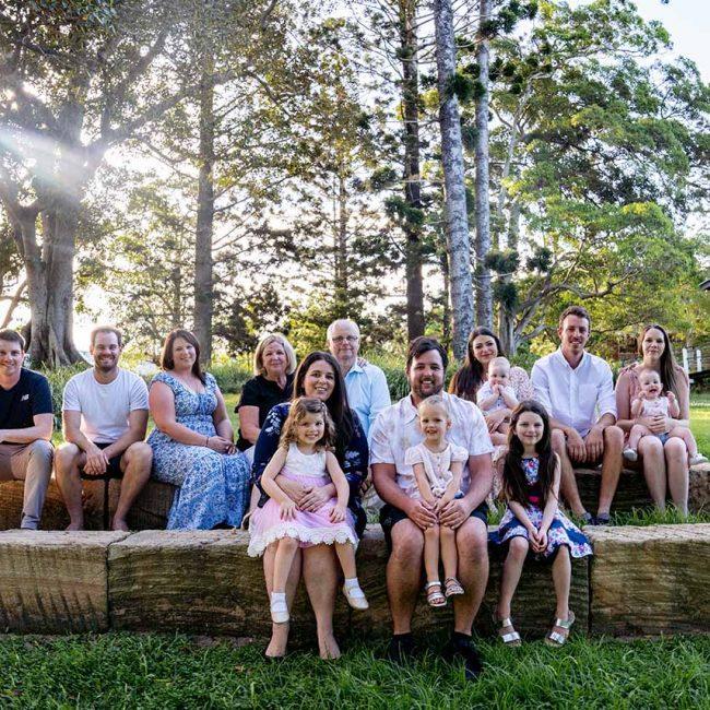 Family Photo - Large Family outdoors