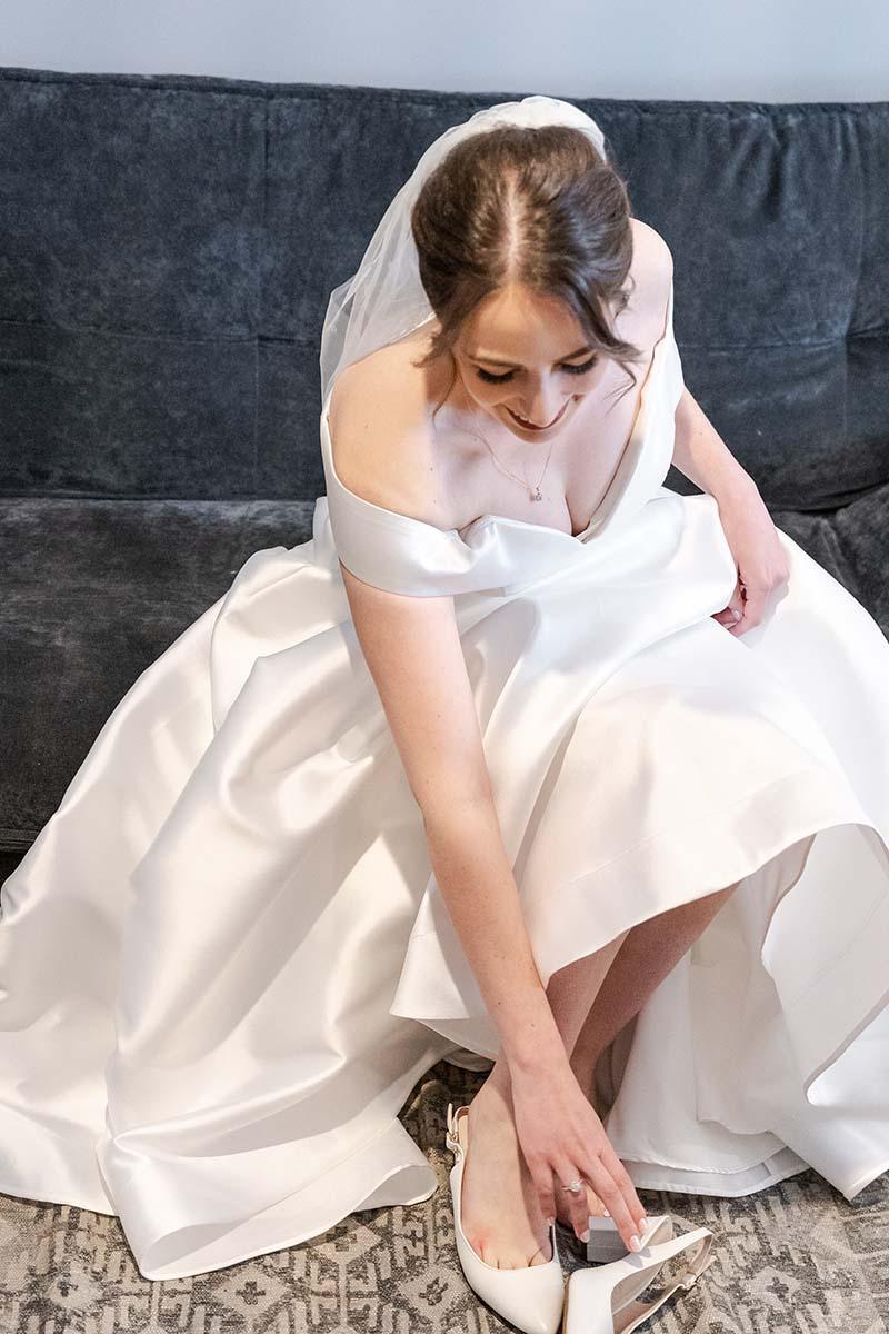 Wedding Photography – Bride getting ready