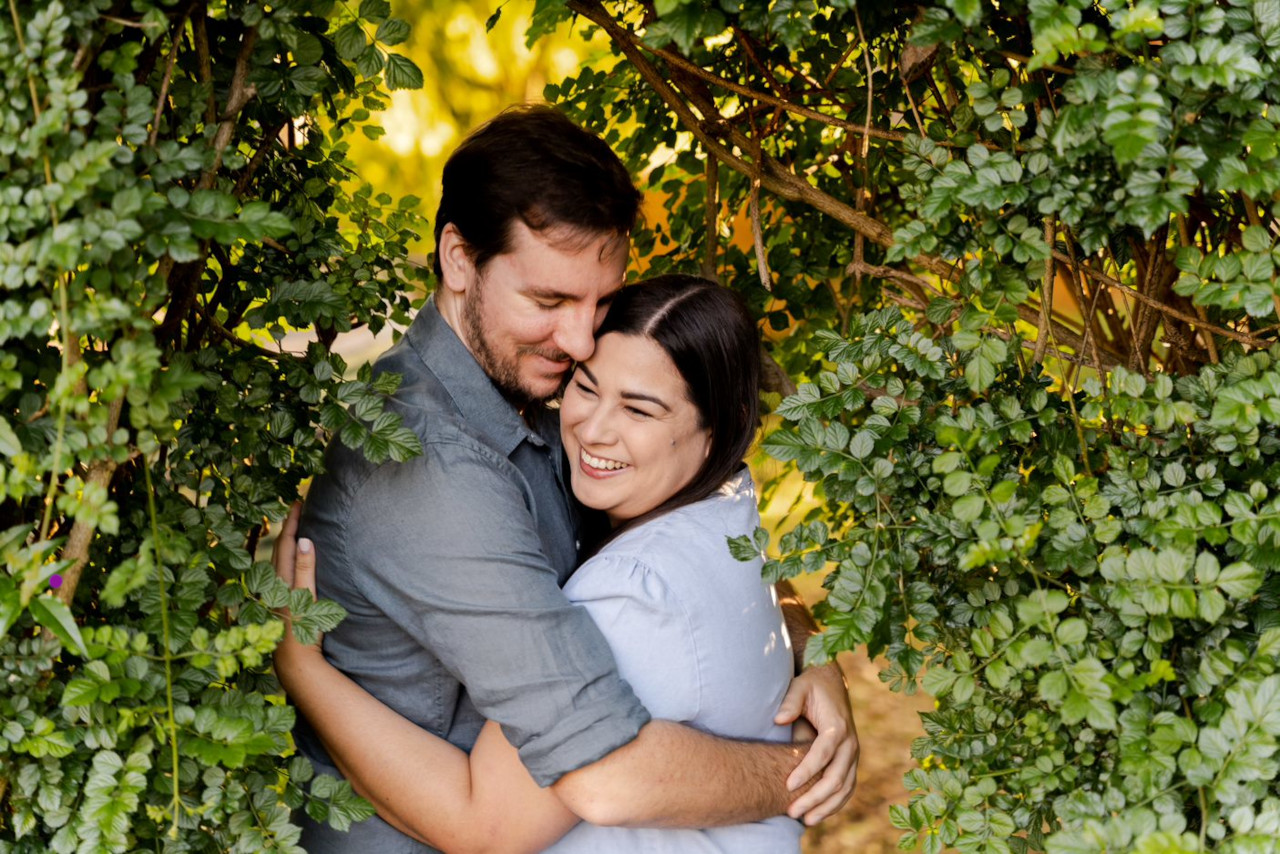 Engagement Photography - Couple hugging